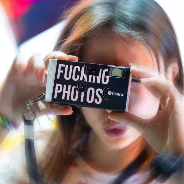 Fotocamera usa e getta “Fucking photos”